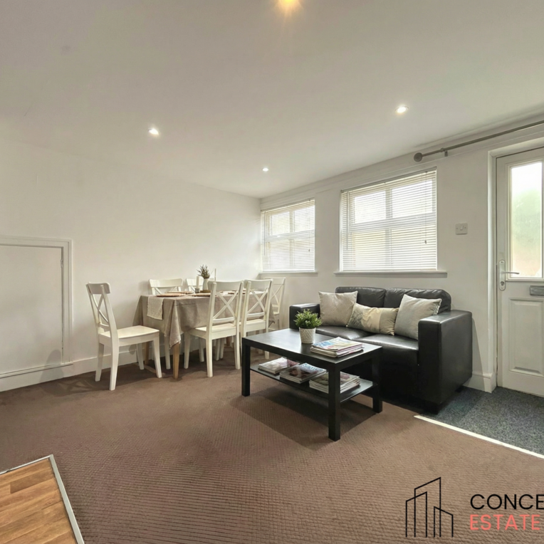 2 bedroom flat to rent - Photo 1