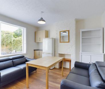 4 bedroom terraced house to rent - Photo 1