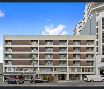 Modern, Light-Filled Studio in the Heart of Bondi Junction - Photo 3