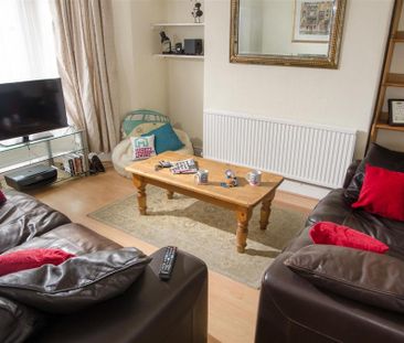 5 bedroom private hall to rent - Photo 4