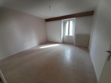 Location Appartement 4 pièces 76m² BOURG EN BRESSE 01000 - Photo 4