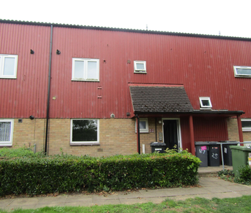 One bedroom ground floor flat - Photo 1