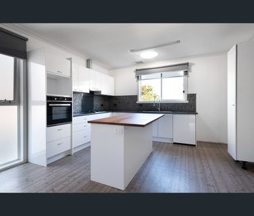 12 Thompson Street, Long Gully, Vic 3550 - Photo 1