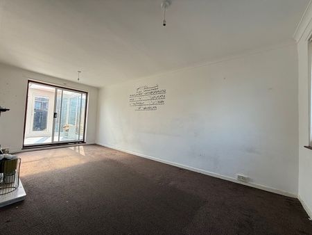 Thompson Hill, High Green, Sheffield, S35 - Photo 3