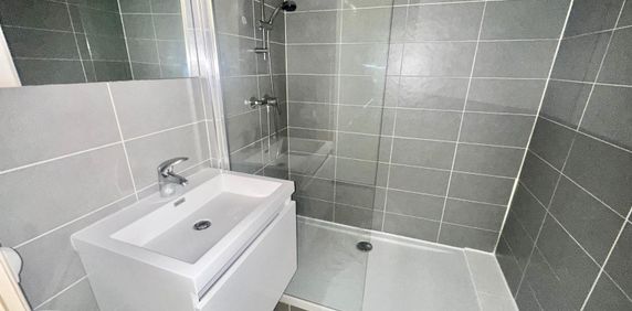 Location Appartement 3 pièces 61m² LYON 3ème - Photo 2