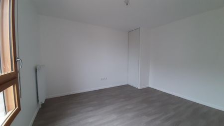 location Appartement T2 DE 39.7m² À BUSSY ST GEORGES - Photo 2