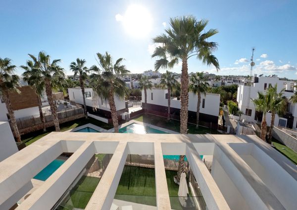 425 Villamartin Paradise