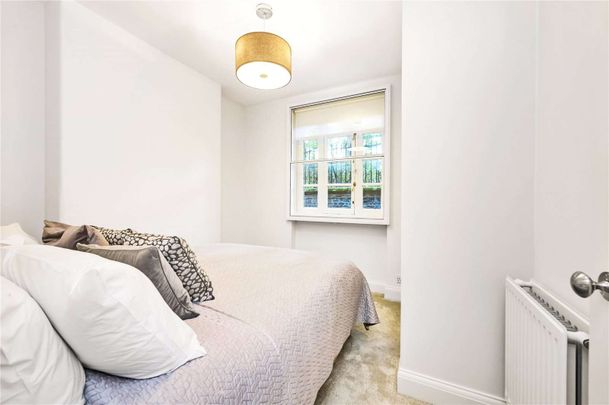 Double bedroom apartment close to Marylebone High Street. - Photo 1