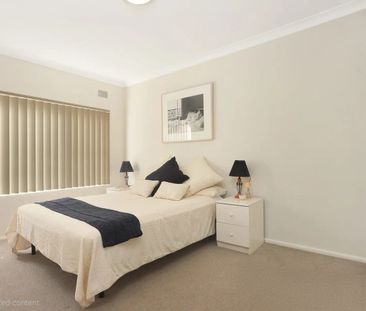 Beautifully Renovated Home in prime location - Photo 2