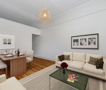 Neat and Tidy Unit in Hyde Park! - Photo 1