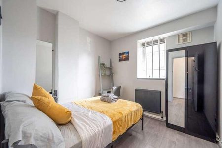 White City Estate, White City, W12 - Photo 5