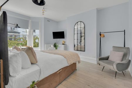 Studio Flat, Lena Gardens, W6 - Photo 3