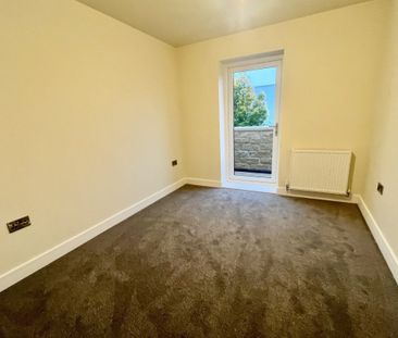 Sackville Street - Photo 3