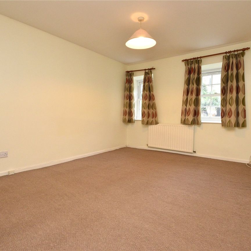 28, Warley View, Rodley, Leeds, LS13 1DU - Photo 1