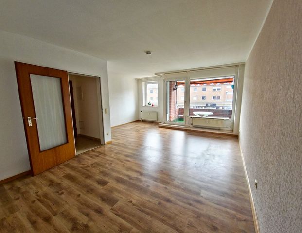 WBS-Wohnung in Krefeld: Charmante 2 Zimmerwhg. mit Balkon und Tiefgarage - Foto 1