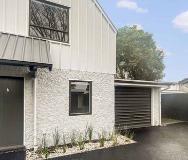 Modernised Home, Unbeatable School Zoning - Photo 3