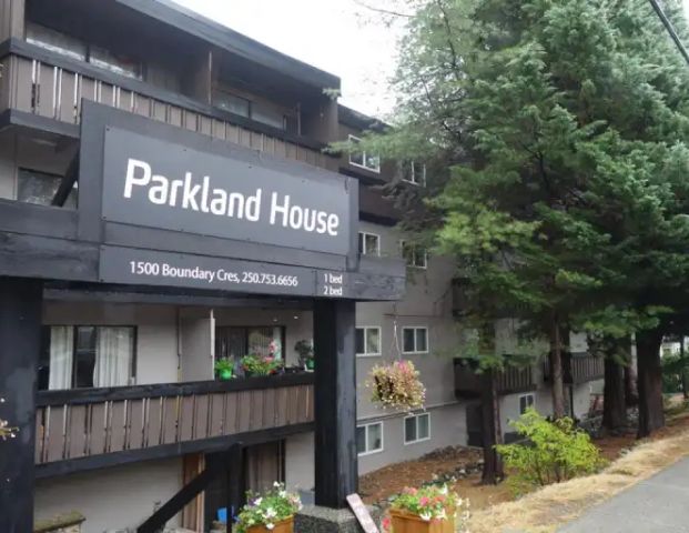 Parkland House | 1500 Boundary Crescent, Nanaimo - Photo 1