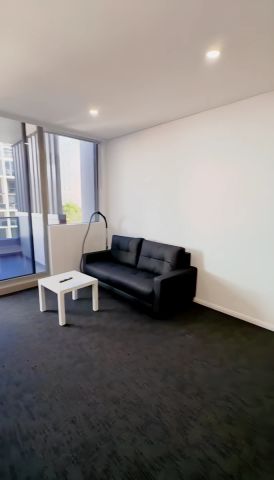 2 bed 2 baths - Photo 2