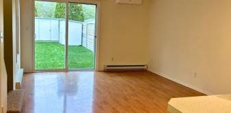 2-Bedroom, 2-Bathroom Downtown Duplex by the Lake - Photo 2