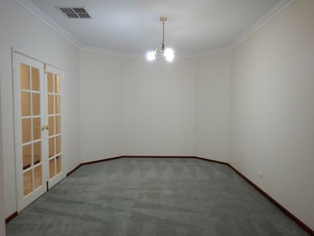 Spacious Living in Mount Pleasant - Photo 2