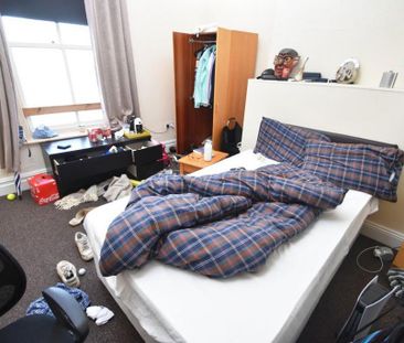 6 bedroom flat to rent - Photo 1