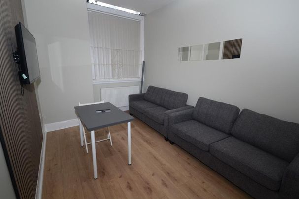 6 bedroom terraced house to rent - Photo 1