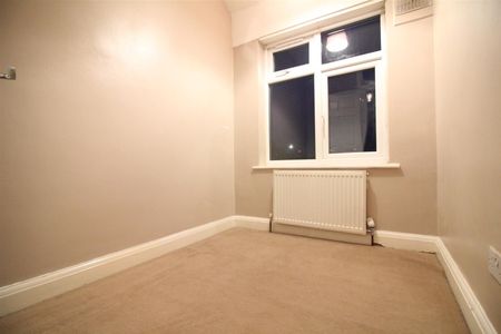 Rose Gardens, Southall - Photo 3