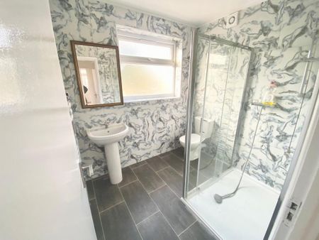 3 bedroom semi-detached house to rent - Photo 5