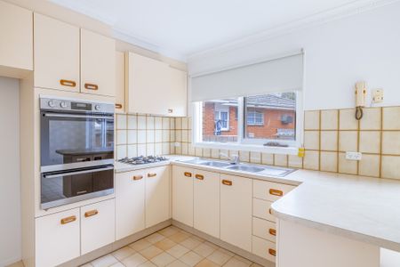 2/13 Wilson Street, Murrumbeena VIC 3163 - Apartment For Rent | Domain - Photo 3