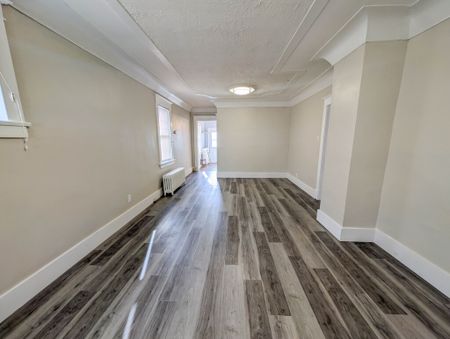 Spacious 2-Bedroom Apartment Minutes from Niagara Falls Attractions! - Photo 4