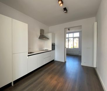 GEZELLIG EN VOLLEDIG GERENOVEERD APPARTEMENT - Photo 2