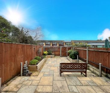 Russet Close, Tongham, Farnham, Surrey, GU10 - Photo 6