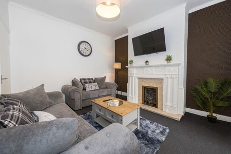 6 Bed Semi-Detached House, Breeze Hill, L9 - Photo 2