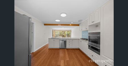 Family Friendly Home In Peaceful Bushland Setting - Photo 3