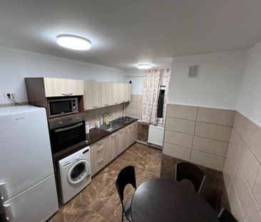 P-ta Gorjului-Moinesti,5 minute Metrou,apartament 3 camere cu centrala - Photo 4