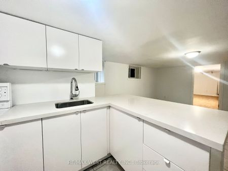 Semi-Detached Home For Lease | E8079522 - Photo 3