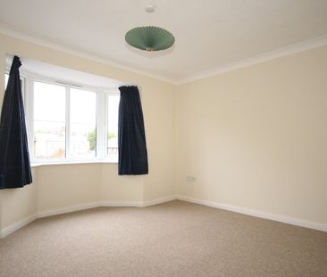 Anchor Hill, Knaphill, Woking - Photo 1