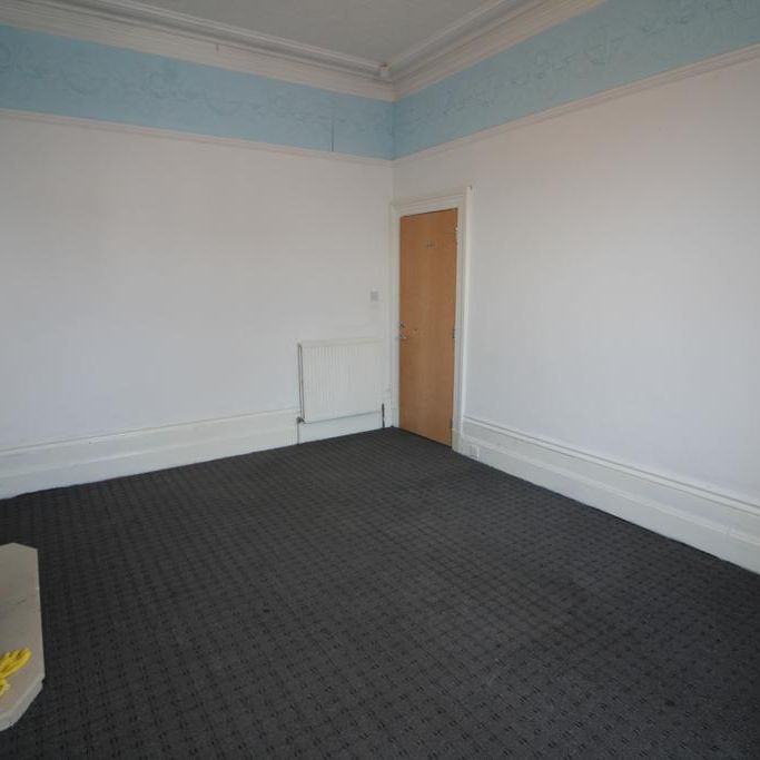 6 bedroom terraced house to rent - Photo 1