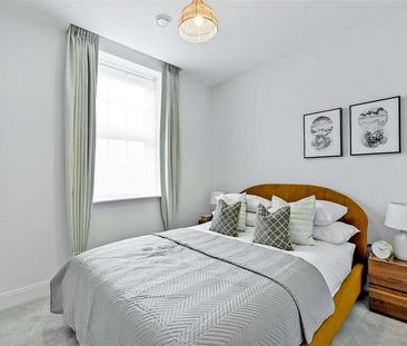 A stylish and fully-furnished two bedroom apartment with car parkin... - Photo 6