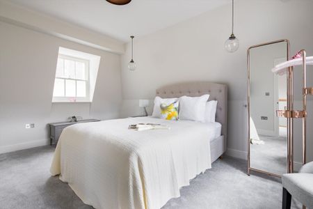 Three bedroom mews available to rent in Rainsford Street, W2. - Photo 4