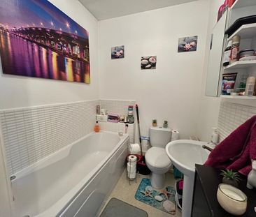 2 bedroom apartment to rent - Photo 6