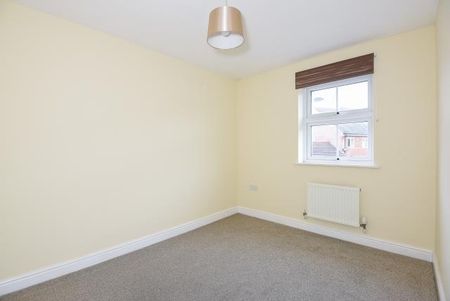 3 bedroom end of terrace house to rent - Photo 4