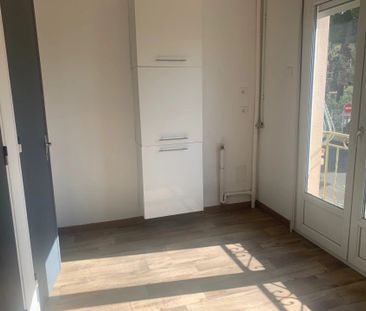 Location Appartement 4 pièces 95 m2 à Perpignan - Photo 2