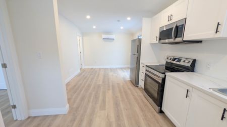 Newly Renovated 1 Bedroom apartment in St. Catharines! - Photo 3