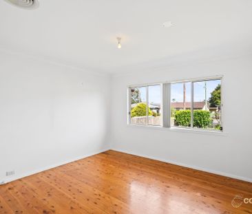 19 St James Avenue, Berkeley Vale NSW 2261 - House For Rent | Domain - Photo 3