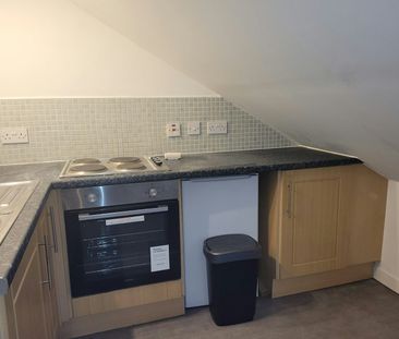 Flat to rent on - Photo 3