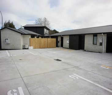 Fully furnished, self contained, studio room! - Photo 2