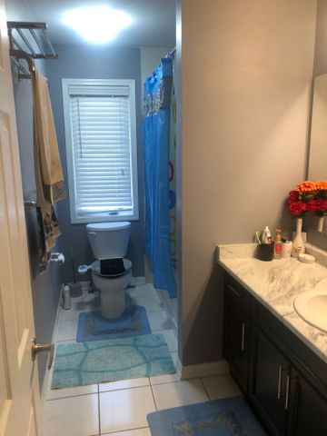 For Lease - 25 Seafair Crescent, Brampton, Ontario - Photo 3