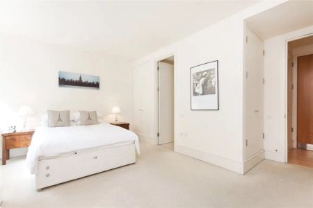 2 bedroom flat in Covent Garden - Photo 4