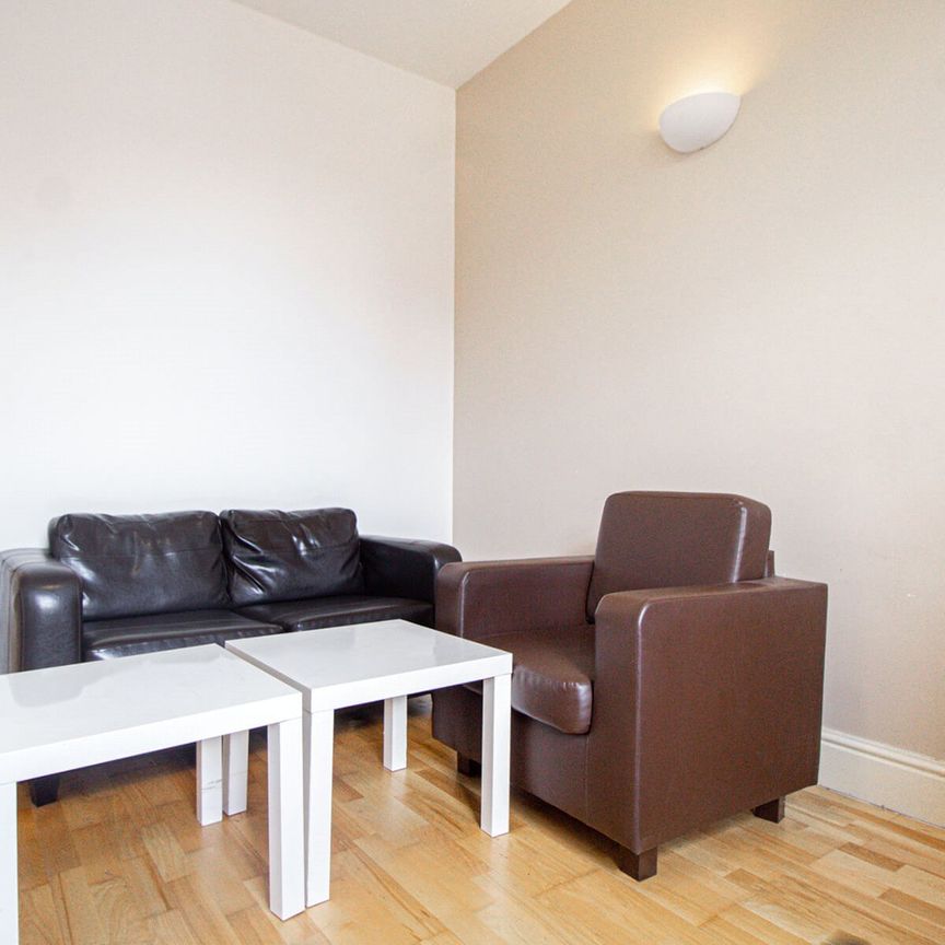 Apt 5, 21 Hyde Terrace - Photo 1